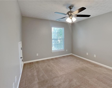 76 Arrowhead Drive - Photo Thumbnail 10