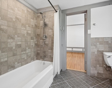 717 W Junior Terrace - Photo Thumbnail 11
