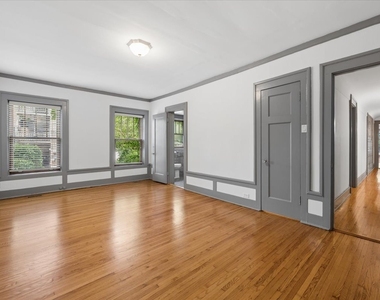 717 W Junior Terrace - Photo Thumbnail 13