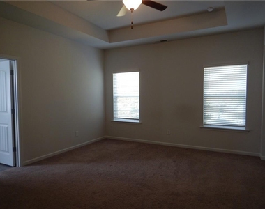 720 Country Ridge Drive - Photo Thumbnail 17
