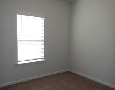 720 Country Ridge Drive - Photo Thumbnail 12