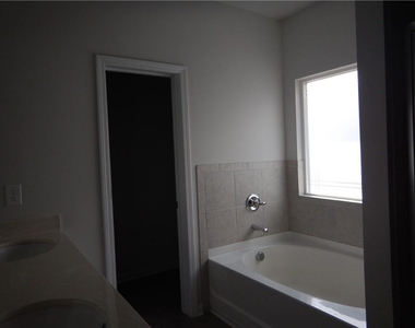 720 Country Ridge Drive - Photo Thumbnail 11
