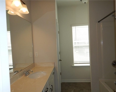 720 Country Ridge Drive - Photo Thumbnail 13