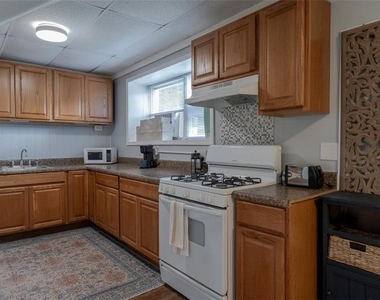 2560 Piney Wood Lane - Photo Thumbnail 10