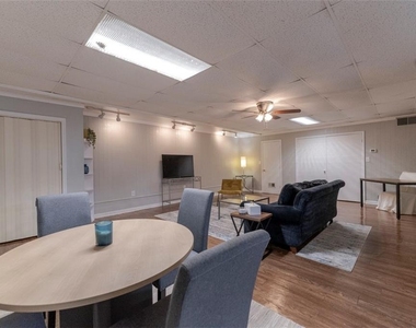 2560 Piney Wood Lane - Photo Thumbnail 9