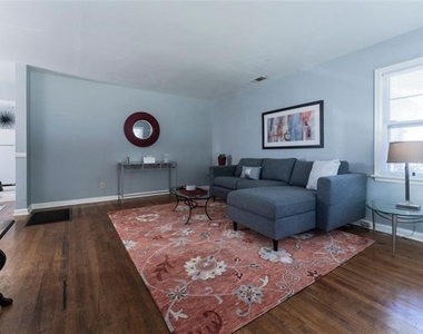 547 Sw Westmeath Drive Sw - Photo Thumbnail 2