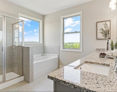 1905 Manor Pointe Drive - Photo Thumbnail 16