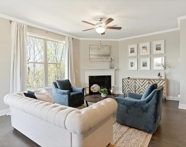 1905 Manor Pointe Drive - Photo Thumbnail 8