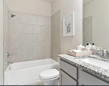 1905 Manor Pointe Drive - Photo Thumbnail 22