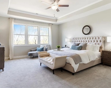 1905 Manor Pointe Drive - Photo Thumbnail 14