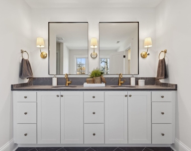 1121 Pin Oak Drive - Photo Thumbnail 17