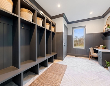 1121 Pin Oak Drive - Photo Thumbnail 12