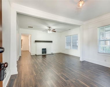 244 Laurel Avenue Sw - Photo Thumbnail 4