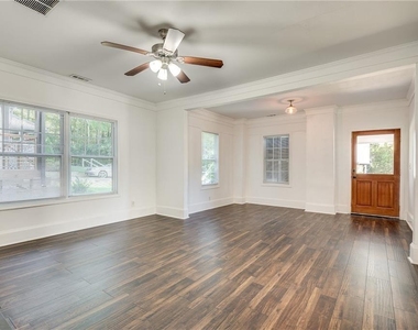 244 Laurel Avenue Sw - Photo Thumbnail 5