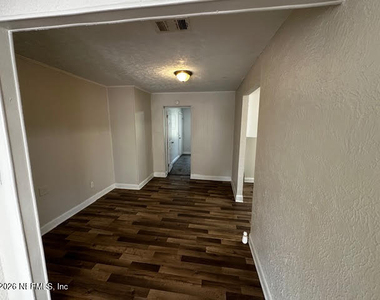 7527 Tampa Avenue - Photo Thumbnail 12