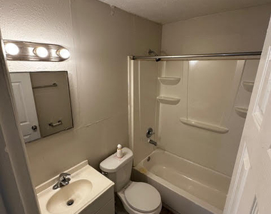 7527 Tampa Avenue - Photo Thumbnail 10