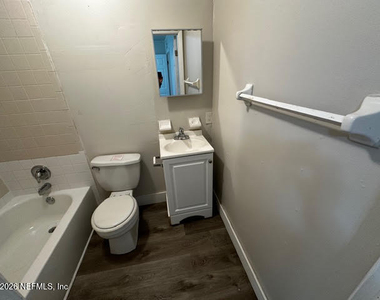 7527 Tampa Avenue - Photo Thumbnail 18