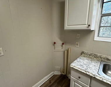 7527 Tampa Avenue - Photo Thumbnail 17