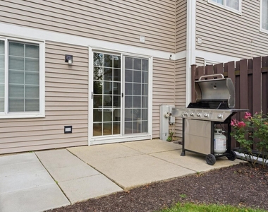 935 Concord Court - Photo Thumbnail 27