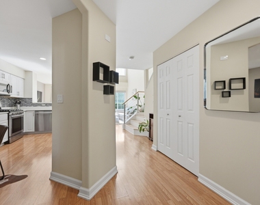 935 Concord Court - Photo Thumbnail 3