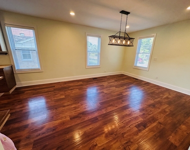 8133 Laramie Avenue - Photo Thumbnail 3