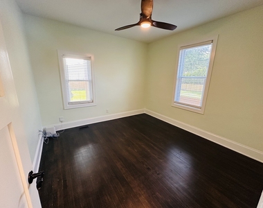 8133 Laramie Avenue - Photo Thumbnail 9