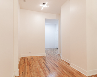 1742 N California Avenue - Photo Thumbnail 3
