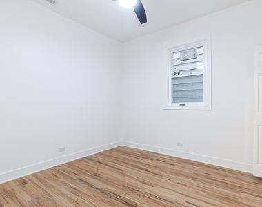 1742 N California Avenue - Photo Thumbnail 17