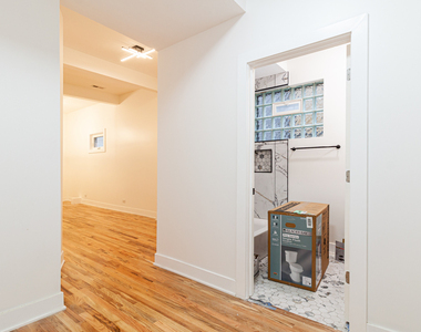 1742 N California Avenue - Photo Thumbnail 2