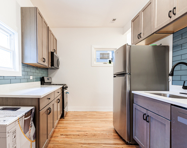 1742 N California Avenue - Photo Thumbnail 12