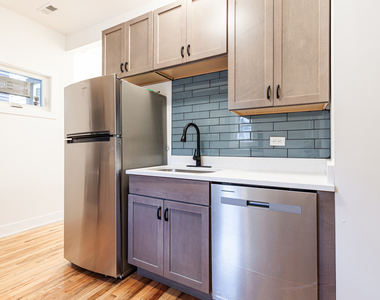 1742 N California Avenue - Photo Thumbnail 9