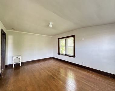 733 Elm Street - Photo Thumbnail 9