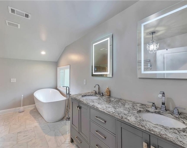 1745 Sylvan Road Sw - Photo Thumbnail 2