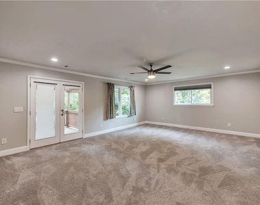 1745 Sylvan Road Sw - Photo Thumbnail 6