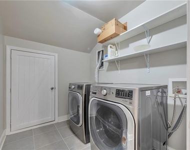 1745 Sylvan Road Sw - Photo Thumbnail 11