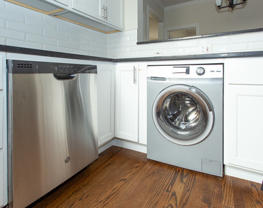 314 Lee Street - Photo Thumbnail 2