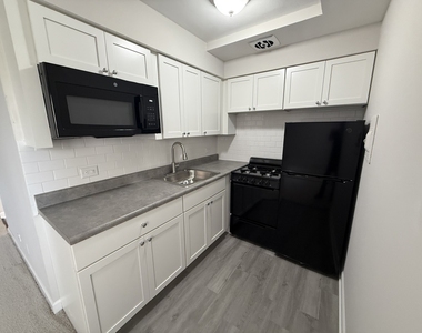 3001 Thatcher Avenue - Photo Thumbnail 3