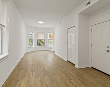 1349 W Taylor Street - Photo Thumbnail 8