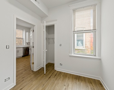 1349 W Taylor Street - Photo Thumbnail 4