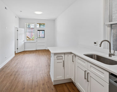 1349 W Taylor Street - Photo Thumbnail 2