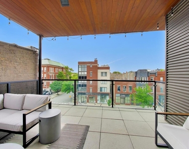 1902 W Division Street - Photo Thumbnail 5