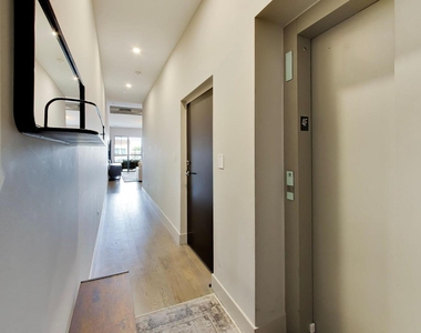 1902 W Division Street - Photo Thumbnail 27