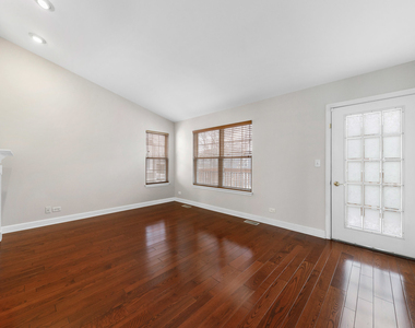 831 Genesee Drive - Photo Thumbnail 4