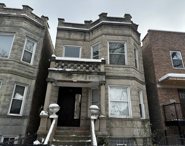 1911 S Ridgeway Avenue - Photo Thumbnail 8