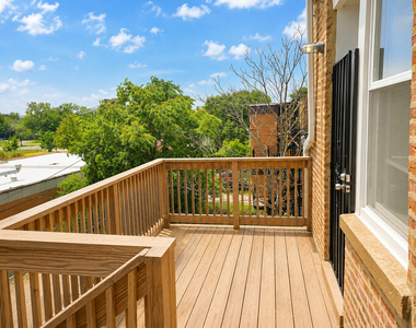 1439 E 66th Place - Photo Thumbnail 3