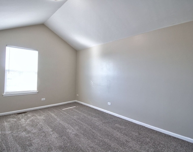 1504 Pheasant Landing Drive - Photo Thumbnail 12