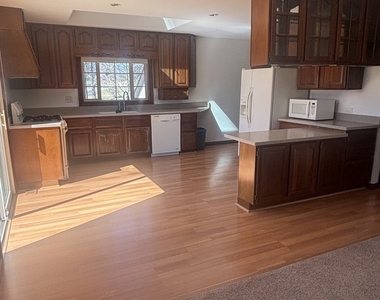 7718 Butternut Court - Photo Thumbnail 2