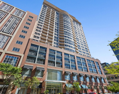 807 Davis Street - Photo Thumbnail 8