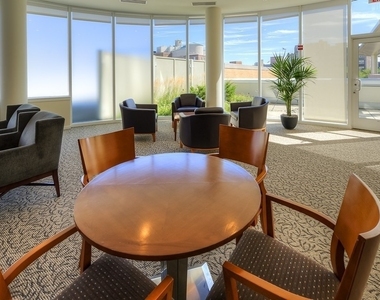 807 Davis Street - Photo Thumbnail 13
