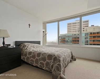 807 Davis Street - Photo Thumbnail 4